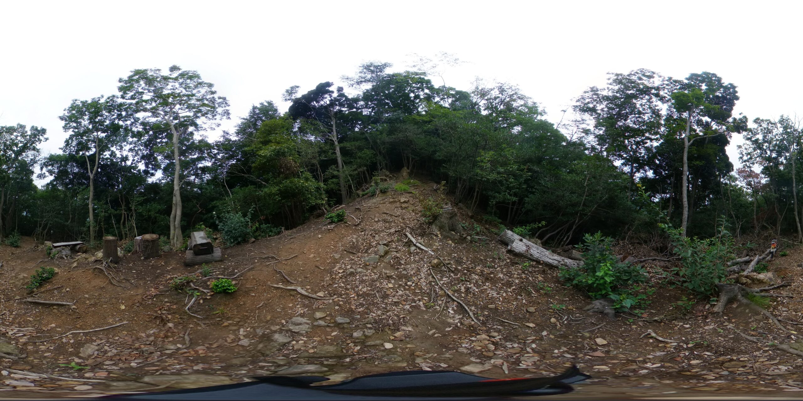 登山道休憩場所
